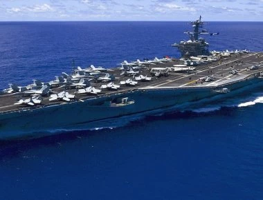 Οι Αμερικάνοι επιστρέφουν στο Βιετνάμ – Ιστορική επίσκεψη του αεροπλανοφόρου Carl Vinson (φωτό)